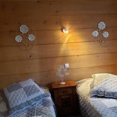 Les Chalets De La Garenne La Ferté-Beauharnais Eksteriør billede