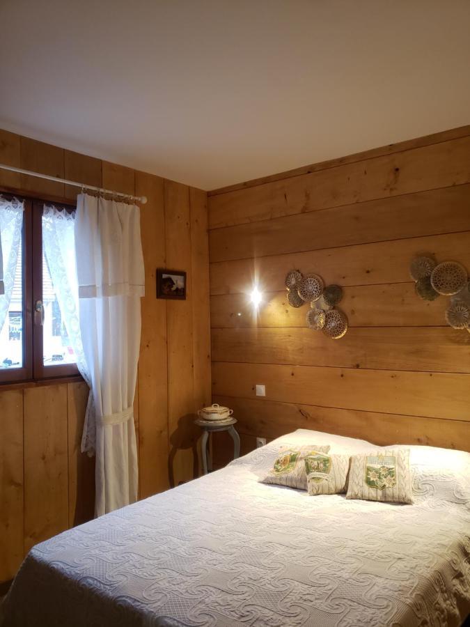 Les Chalets De La Garenne La Ferté-Beauharnais Eksteriør billede